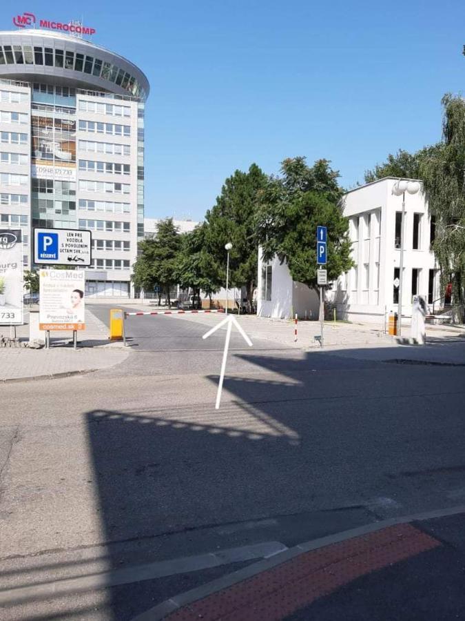 Living Bratislava & Bus Station & Mlynske Nivy公寓 外观 照片